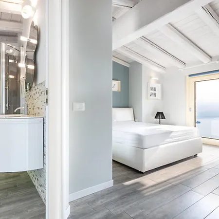 Enjoyiseolake - Delfi - Amazing Design With View